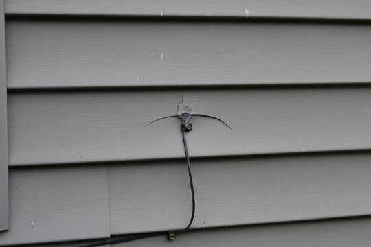 fiber optic cable entering house 