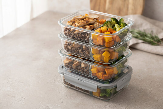 Glass Meal Prep Boxes with Roasted Chicken, Sweet Potato and Broccoli &ndash; Healthy Ready-to-Eat Meals

