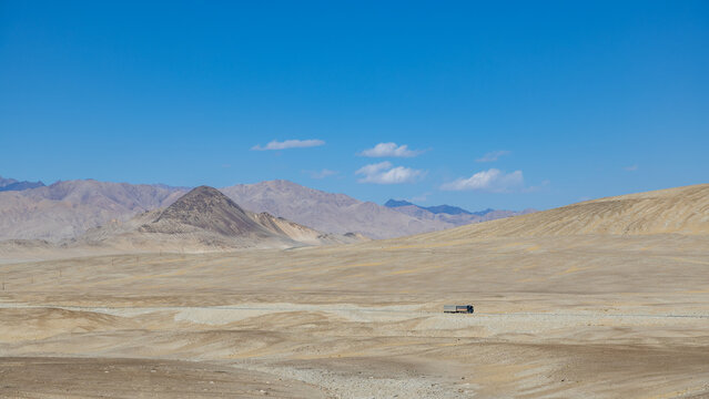 Vast high-altitude desert plateau in Eastern Pamir mountains, Tajikistan