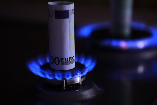 The cost of gas, the euro crisis. 100 euros on a gas burner. Sanctions on Russian gas