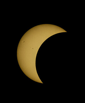 UK Solar Eclipse with sunspots