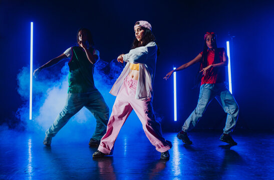Group of hip hop dancer dancing together.