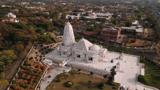 Aerial view of birla mandir, a hindu temple in jaipur, india, dedicated to lakshmi and vishnu