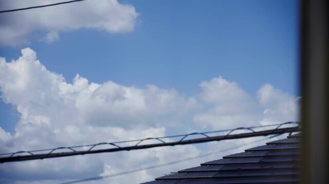 夏のさわやかな青空 《空に浮かぶ雲》