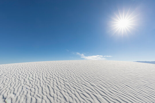 USA, New Mexico, Chihuahua Desert, White Sands National Monument, desert dune