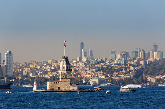 Turkey, Istanbul, View of Maiden's Tower at Bosphorus