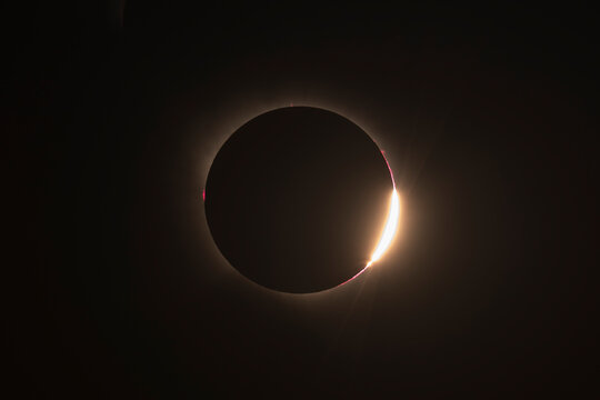 Imagen del eclipse total solar visto desde Espa&ntilde;a el 12 de agosto de 2026, visto desde Nu&eacute;valos,  Zaragoza.