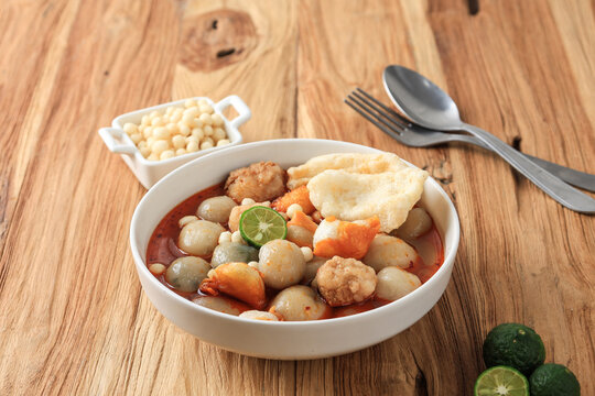 Spicy Baso Aci Ganteng Cilok Kuah with Cuanki and Pilus