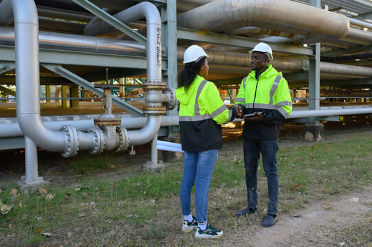 Engineers are inspecting natural gas pipelines in the natural gas and oil industrial park.
