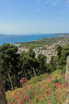 Gr&egrave;ce, Golfe de Corinthe, la ville de Nafpaktos