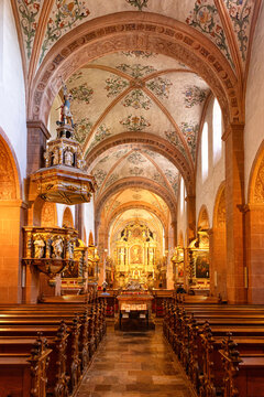 Altarraum der Kirche von Kloster Steinfeld in der Eifel