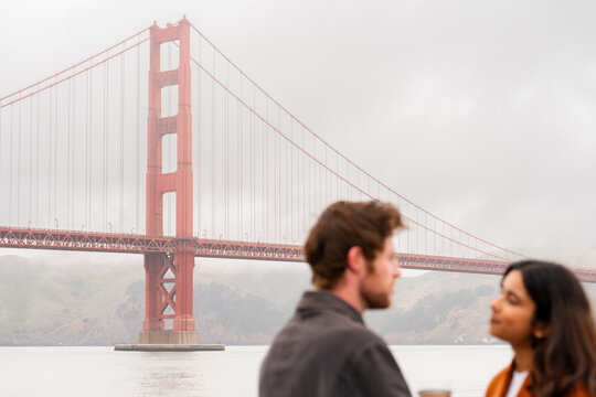 couple portrait together golden gate bridge san francisco 