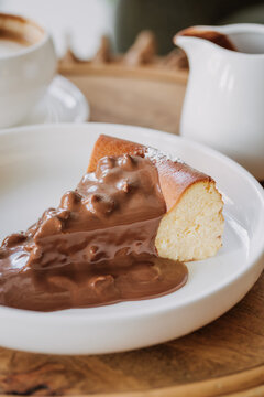 Cheesecake with chocolate