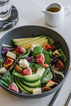 Avocado figs and spinach salad