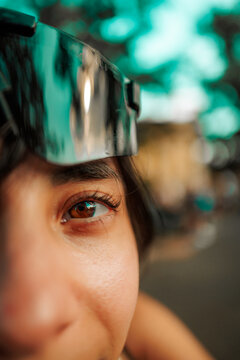 Reflection in the sun glasses