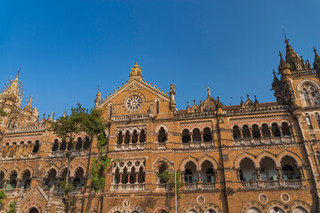Obraz premium Victorian Gothic facade of Chhatrapati Shivaji Terminus in Mumbai India with copy space