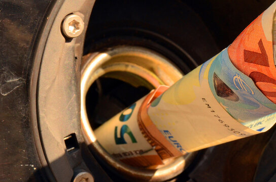 Bares Geld tanken