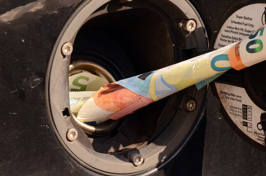 Bares Geld tanken