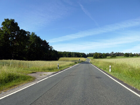 Landstra&szlig;e zwischen Steppach und Unterneuses ST2263