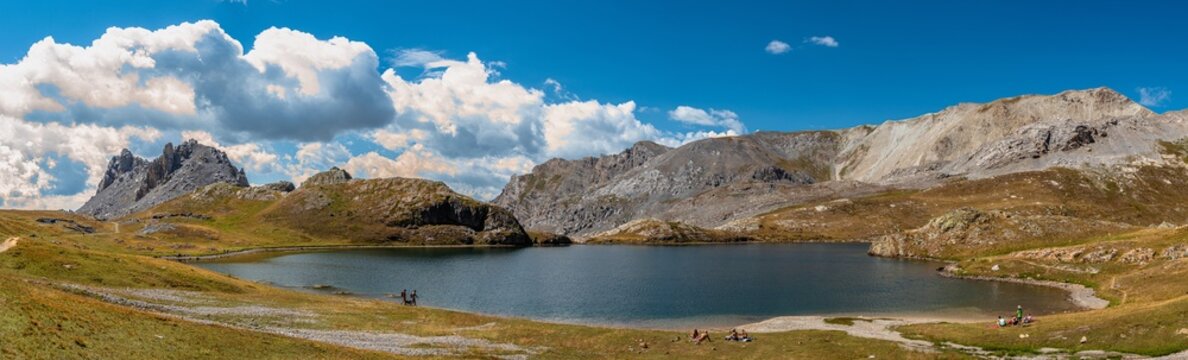Escursionismo alle pendici del Monte Oronaye: il lago dei Roburent e il lago Oronaye