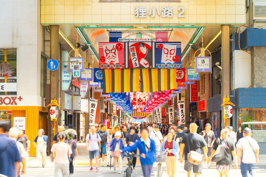 札幌繁華街・狸小路商店街