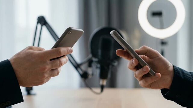 Peer to peer NFC transfer peer nfc transfer smartphone mobile data hub