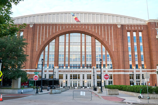 Exterior of American Airlines Center in Dallas, evening view