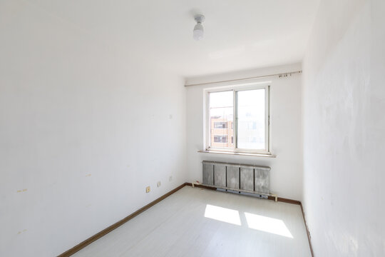 The interior of the empty room