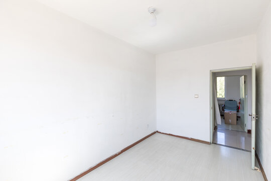 The interior of the empty room