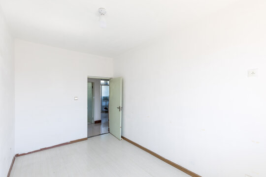 The interior of the empty room