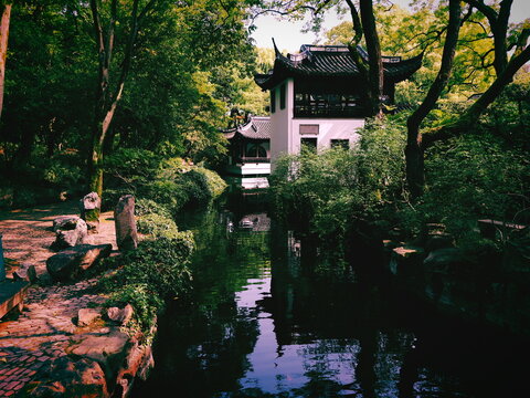 Chinese historic garden: Gu Yi Garden, Shanghai