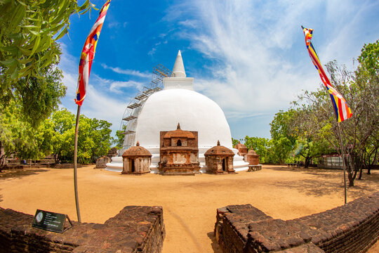 Historic Ancient Buddhist Dagoba Kiri Vehera Stupa in the Ancient City of Polonnaruwa, Sri Lanka