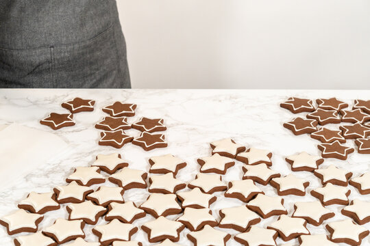 Perfectly Icing Star Cookies with Royal Icing