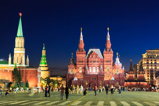 Russia, Central Russia, Moscow, Red Square, Kremlin wall, State Historical Museum, Nikolskaya Tower, Iberian Gate right at night