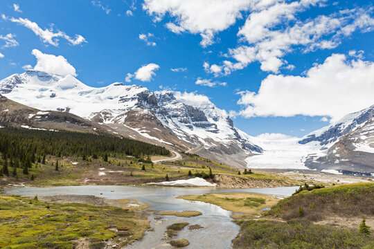 Canada, Alberta, Rocky Mountains, Jasper National Park, Athabasca Glacier, Athabasca River, meltwater from Athabasca Glacier