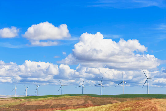USA, Idaho, Palouse, wind park, grain fields