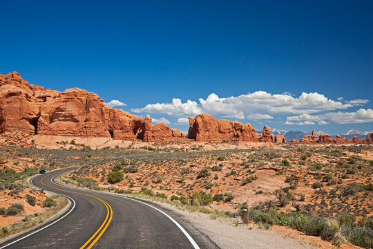 USA, Utah, Arches National Park, Road to the Windows Section
