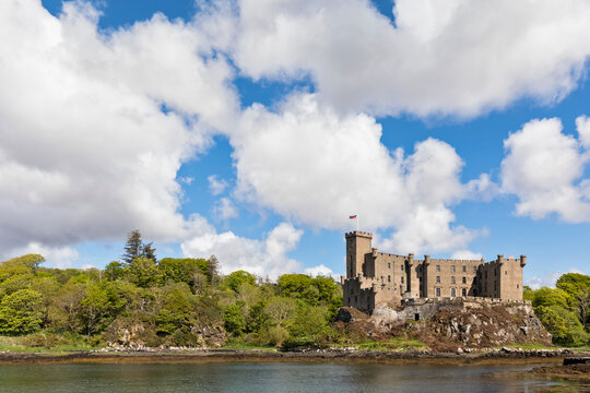 UK, Scotland, Inner Hebrides, Isle of Skye, Dunvegan Castle