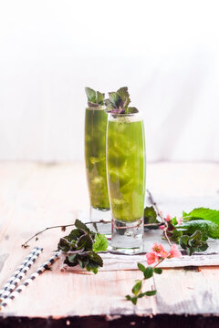 Matcha Iced Green Tea with mint and lemon balm