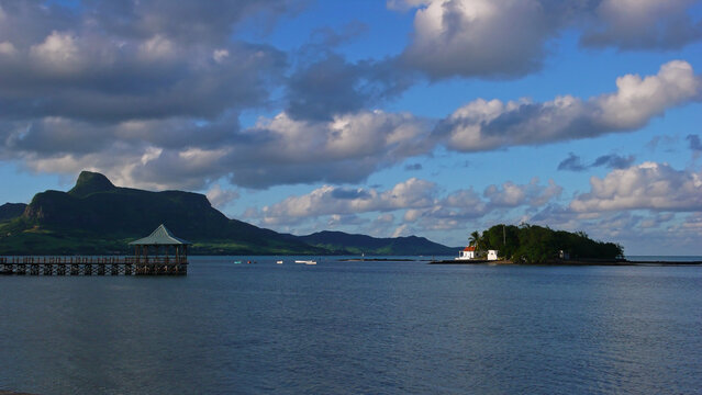 Mauritius, Mahebourg, sea with the view of horizon over mountain ranges
