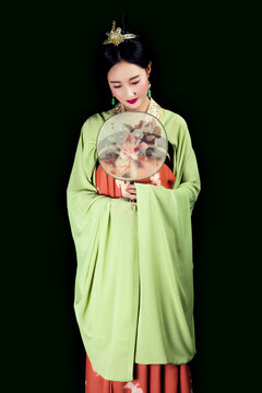 Oriental women in Tang Dynasty Hanfu classical style black background photo shoot