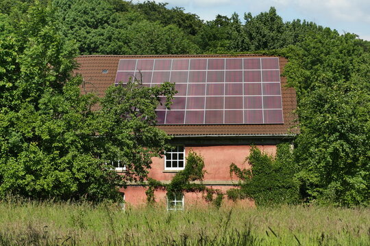 Haus mit Photovoltaikanlage