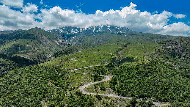 A view of Mount Hasan, an inactive volcano located in the Aksaray region of T&uuml;rkiye.