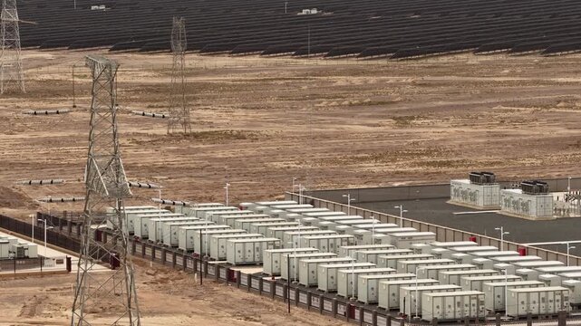 Integrated solar power and energy storage station	
