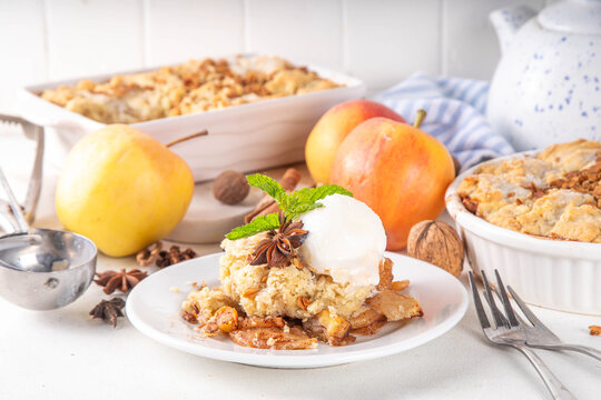  Apple Crumble Dessert, crisp cobbler with Ice Cream