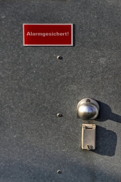 Alarmgesicherte Staht&uuml;r