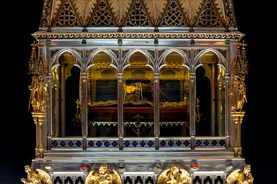 The Holy Right reliquary in the chapel of the Sainte Dextre inside Saint Stephen's Basilica in Budapest