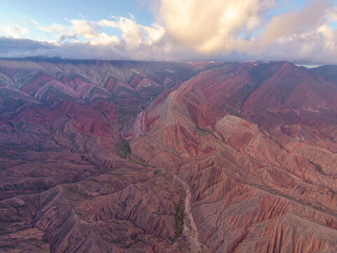 Hornocal Mountain Ridges