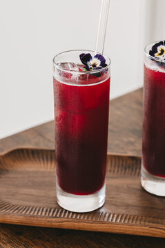 Non alcoholic beverage with hibiscus