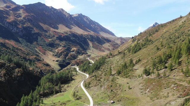 Strada del passo della novena, nufenenpass, in Val Bedretto, Svizzera